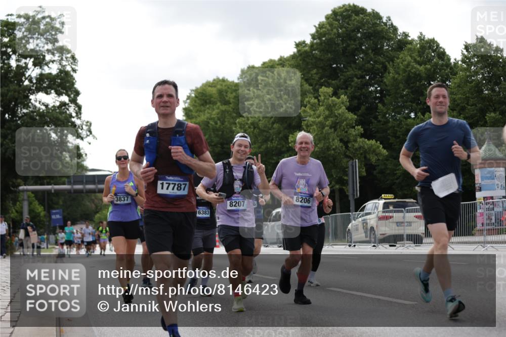 29.06.2025 - hella hamburg halbmarathon Jannik Wohlers http://msf.ph/oto/8146423 29.06.2025 10:10:54 Lombardsbrücke 1723, 3837, 5254, 7271, 8171, 8206, 8207, 8368, 8561, 9119, 10196, 10372, 11149, 11755, 12286, 13603, 14149, 15009, 15252, 15797, 15908, 16383, 17142, 17787, 18382, 19172, 19241 meine-sportfotos.de