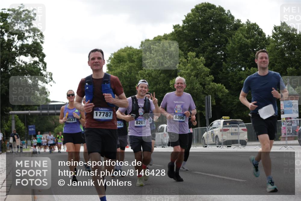 29.06.2025 - hella hamburg halbmarathon Jannik Wohlers http://msf.ph/oto/8146428 29.06.2025 10:10:54 Lombardsbrücke 1723, 3837, 5254, 7271, 8171, 8206, 8207, 8368, 8561, 9119, 10196, 10372, 11149, 11755, 12286, 13603, 14149, 15009, 15252, 15797, 15908, 16383, 17142, 17787, 18382, 19172, 19241 meine-sportfotos.de