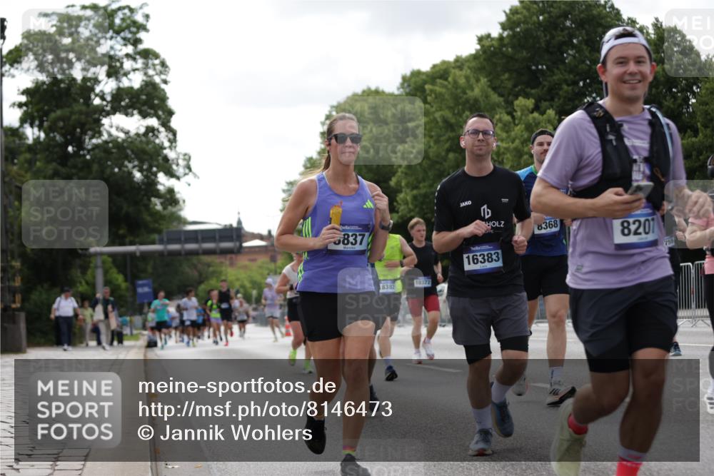 29.06.2025 - hella hamburg halbmarathon Jannik Wohlers http://msf.ph/oto/8146473 29.06.2025 10:10:56 Lombardsbrücke 1723, 3837, 5254, 8171, 8206, 8207, 8368, 9119, 10196, 10372, 11149, 11755, 12286, 13603, 14149, 15252, 15797, 15908, 16383, 17142, 17787, 18382, 19172, 19241 meine-sportfotos.de