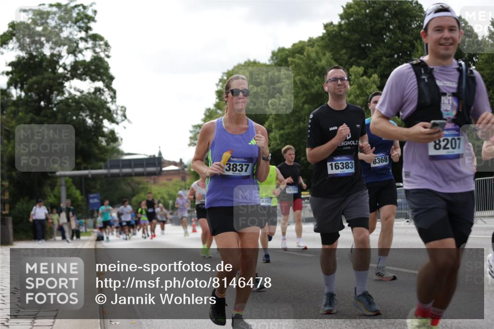 29.06.2025 - hella hamburg halbmarathon Jannik Wohlers http://msf.ph/oto/8146478 29.06.2025 10:10:56 Lombardsbrücke 1723, 3837, 5254, 8171, 8206, 8207, 8368, 9119, 10196, 10372, 11149, 11755, 12286, 13603, 14149, 15252, 15797, 15908, 16383, 17142, 17787, 18382, 19172, 19241 meine-sportfotos.de
