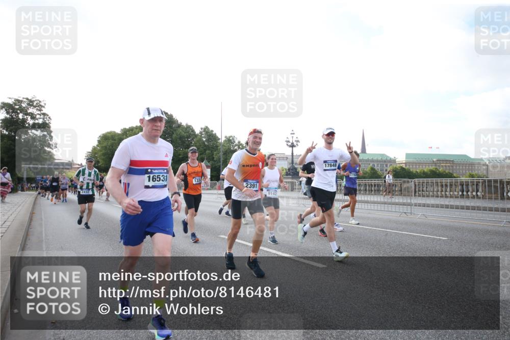 29.06.2025 - hella hamburg halbmarathon Jannik Wohlers http://msf.ph/oto/8146481 29.06.2025 09:59:14 Lombardsbrücke 1334, 1366, 1642, 1955, 2391, 2432, 2630, 3279, 3668, 4426, 4837, 6414, 6415, 8330, 8402, 8520, 8542, 8652, 8846, 8929, 9142, 9488, 9903, 9907, 9984, 10020, 10031, 11039, 11568, 11844, 12446, 12544, 12778, 12909, 12910, 12912, 13503, 13589, 13808, 13841, 14605, 14778, 14818, 14823, 14948, 15179, 15197, 15263, 15269, 15344, 15349, 15441, 15524, 15954, 16095, 16531, 16574, 16609, 16679, 17455, 17769, 17848, 17967, 18200, 18202, 18413 meine-sportfotos.de