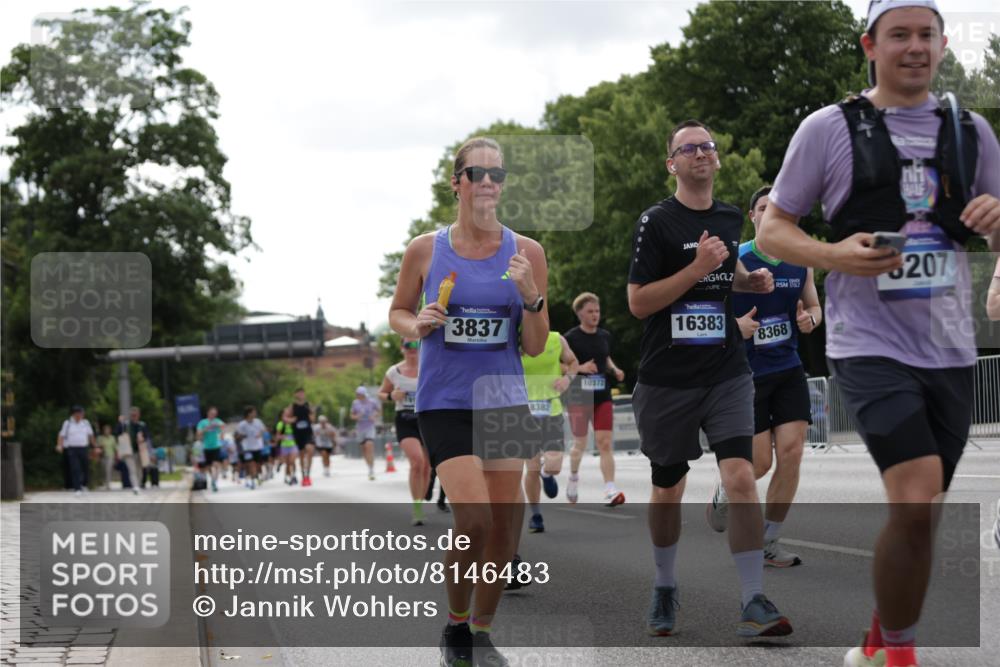 29.06.2025 - hella hamburg halbmarathon Jannik Wohlers http://msf.ph/oto/8146483 29.06.2025 10:10:56 Lombardsbrücke 1723, 3837, 5254, 8171, 8206, 8207, 8368, 9119, 10196, 10372, 11149, 11755, 12286, 13603, 14149, 15252, 15797, 15908, 16383, 17142, 17787, 18382, 19172, 19241 meine-sportfotos.de