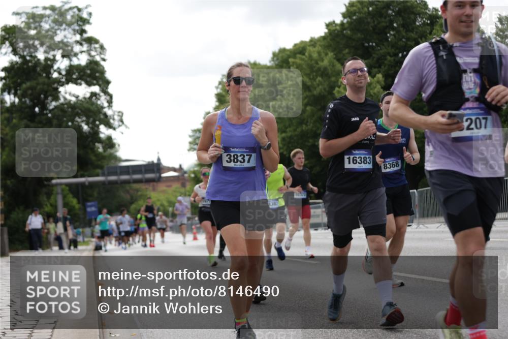 29.06.2025 - hella hamburg halbmarathon Jannik Wohlers http://msf.ph/oto/8146490 29.06.2025 10:10:56 Lombardsbrücke 1723, 3837, 5254, 8171, 8206, 8207, 8368, 9119, 10196, 10372, 11149, 11755, 12286, 13603, 14149, 15252, 15797, 15908, 16383, 17142, 17787, 18382, 19172, 19241 meine-sportfotos.de