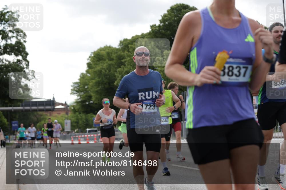 29.06.2025 - hella hamburg halbmarathon Jannik Wohlers http://msf.ph/oto/8146498 29.06.2025 10:10:58 Lombardsbrücke 1723, 3837, 5254, 8171, 8206, 8207, 8368, 9119, 10196, 10372, 11149, 11755, 12286, 13603, 14149, 15252, 15797, 15908, 16383, 17142, 17787, 18382, 19172, 19241 meine-sportfotos.de