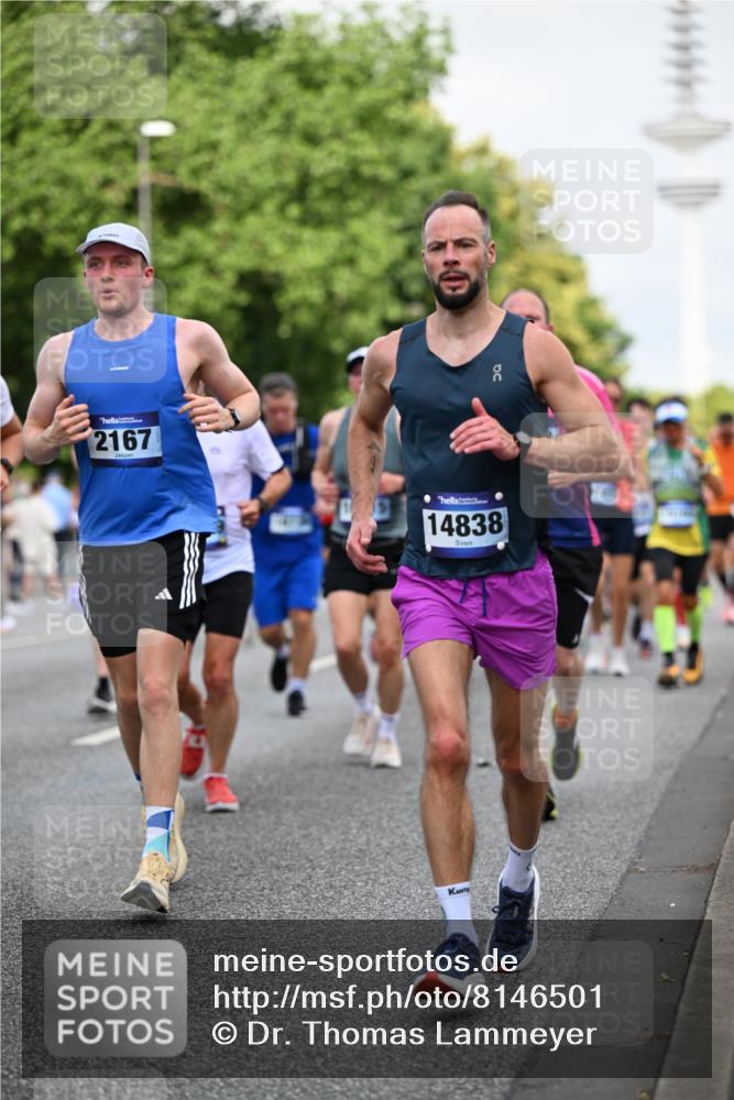 29.06.2025 - hella hamburg halbmarathon Dr. Thomas Lammeyer http://msf.ph/oto/8146501 29.06.2025 10:05:38 Kennedybrücke 1464, 1526, 1653, 1722, 1724, 2091, 2167, 2490, 2591, 2806, 2957, 3039, 3425, 3663, 3976, 4322, 4370, 5602, 5603, 5675, 6087, 6281, 0000, 6302, 6921, 7189, 7223, 7287, 7658, 7846, 8030, 8191, 8392, 8578, 8632, 8822, 8926, 9230, 10074, 10281, 10301, 10576, 10915, 11043 meine-sportfotos.de