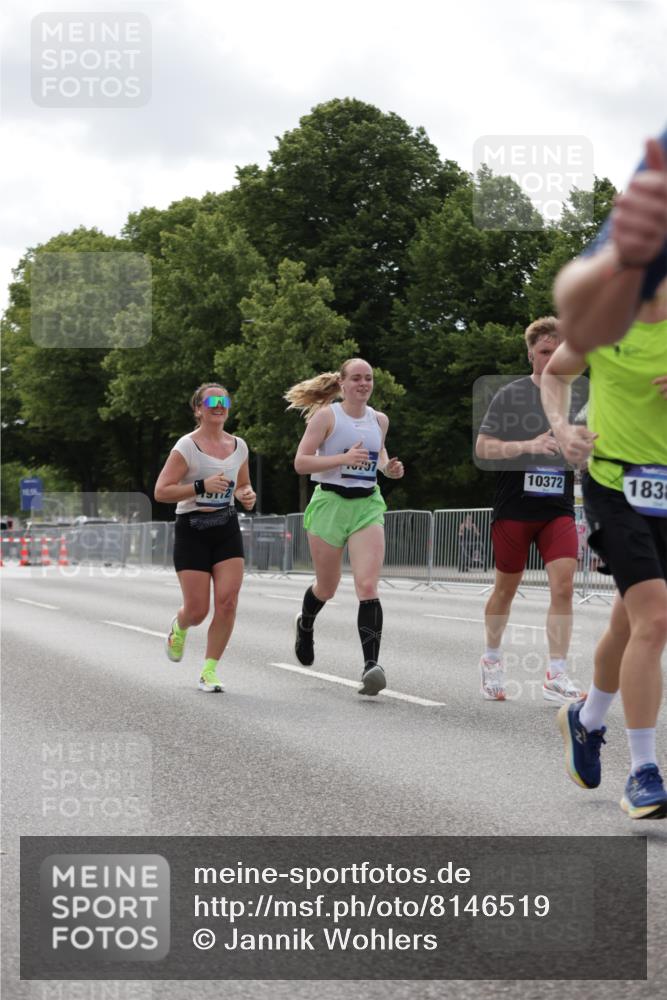 29.06.2025 - hella hamburg halbmarathon Jannik Wohlers http://msf.ph/oto/8146519 29.06.2025 10:10:59 Lombardsbrücke 1723, 3837, 5254, 8171, 8206, 8207, 8368, 9119, 10196, 10372, 11149, 11321, 11755, 12286, 13603, 13939, 14008, 14149, 15252, 15797, 15908, 16383, 17142, 17787, 18382, 19172, 19241 meine-sportfotos.de