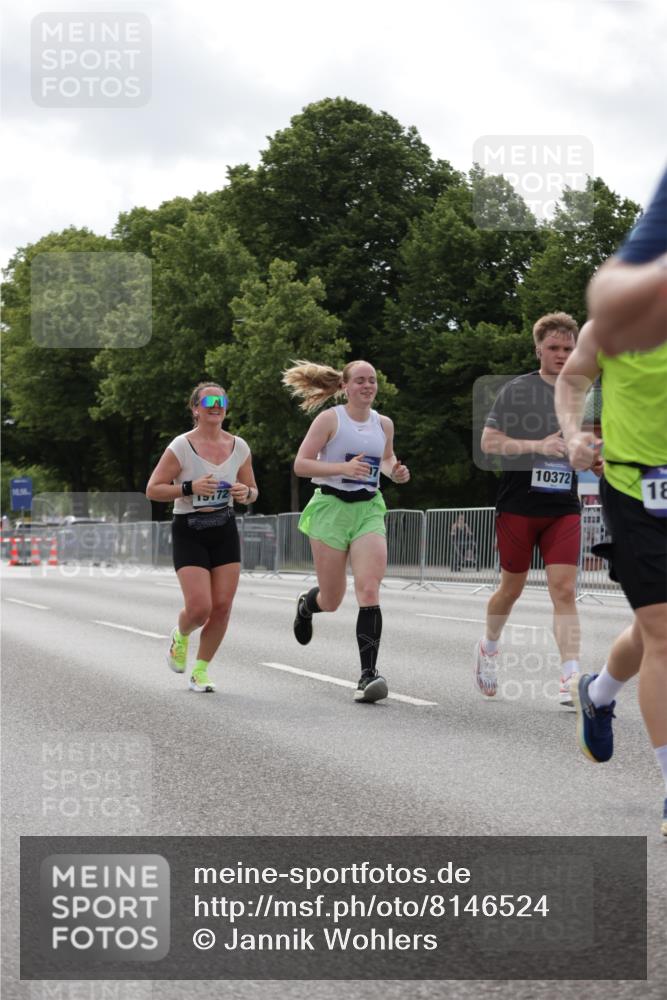 29.06.2025 - hella hamburg halbmarathon Jannik Wohlers http://msf.ph/oto/8146524 29.06.2025 10:10:59 Lombardsbrücke 1723, 3837, 5254, 8171, 8206, 8207, 8368, 9119, 10196, 10372, 11149, 11321, 11755, 12286, 13603, 13939, 14008, 14149, 15252, 15797, 15908, 16383, 17142, 17787, 18382, 19172, 19241 meine-sportfotos.de