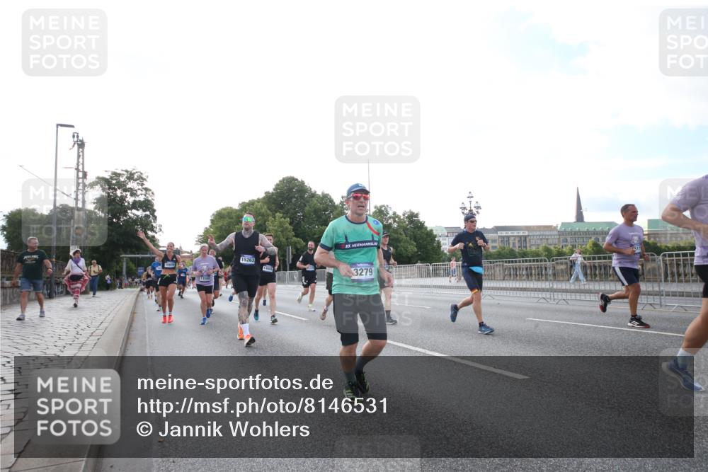 29.06.2025 - hella hamburg halbmarathon Jannik Wohlers http://msf.ph/oto/8146531 29.06.2025 09:59:18 Lombardsbrücke 1334, 1642, 1834, 1955, 2391, 2432, 2630, 3279, 3668, 4426, 4837, 5015, 5134, 5277, 6202, 7547, 8330, 8402, 8520, 8846, 9142, 9488, 9907, 9984, 10031, 11039, 11568, 11844, 12909, 12912, 13503, 13523, 13589, 13808, 13841, 13988, 14605, 14778, 14818, 14823, 14948, 15179, 15263, 15269, 15344, 15349, 15524, 15954, 16095, 16531, 16609, 16679, 17769, 17848, 17967, 18200, 18202, 18413 meine-sportfotos.de