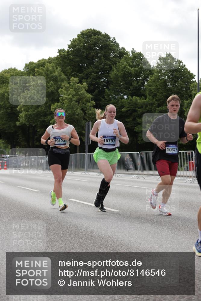 29.06.2025 - hella hamburg halbmarathon Jannik Wohlers http://msf.ph/oto/8146546 29.06.2025 10:10:59 Lombardsbrücke 1723, 3837, 5254, 8171, 8206, 8207, 8368, 9119, 10196, 10372, 11149, 11321, 11755, 12286, 13603, 13939, 14008, 14149, 15252, 15797, 15908, 16383, 17142, 17787, 18382, 19172, 19241 meine-sportfotos.de
