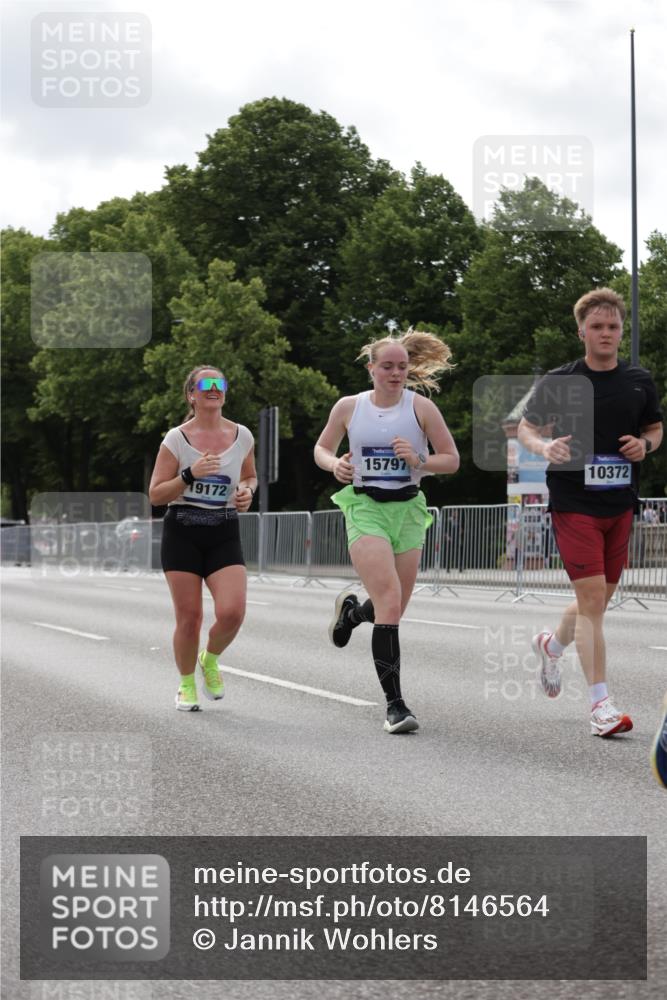 29.06.2025 - hella hamburg halbmarathon Jannik Wohlers http://msf.ph/oto/8146564 29.06.2025 10:10:59 Lombardsbrücke 1723, 3837, 5254, 8171, 8206, 8207, 8368, 9119, 10196, 10372, 11149, 11321, 11755, 12286, 13603, 13939, 14008, 14149, 15252, 15797, 15908, 16383, 17142, 17787, 18382, 19172, 19241 meine-sportfotos.de