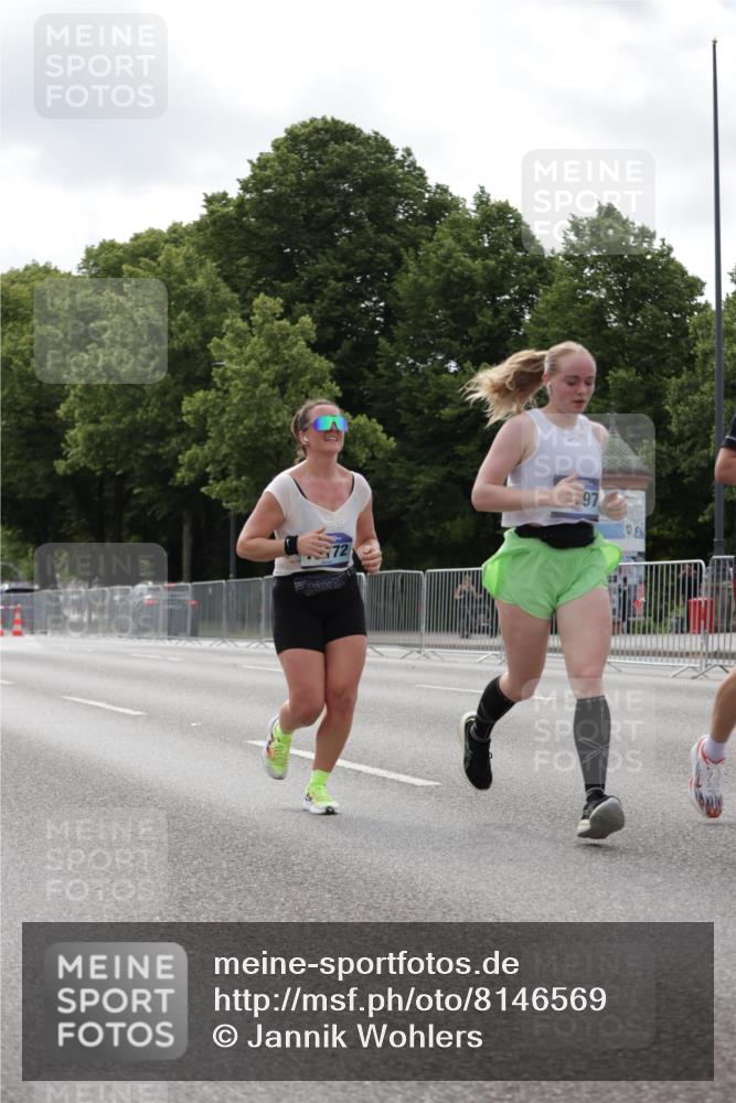 29.06.2025 - hella hamburg halbmarathon Jannik Wohlers http://msf.ph/oto/8146569 29.06.2025 10:11:00 Lombardsbrücke 1723, 1866, 3837, 5254, 8115, 8171, 8206, 8207, 8368, 9119, 10196, 10372, 11149, 11321, 11755, 12286, 13603, 13939, 14008, 14149, 15252, 15797, 15908, 16383, 17787, 18382, 19172, 19241 meine-sportfotos.de