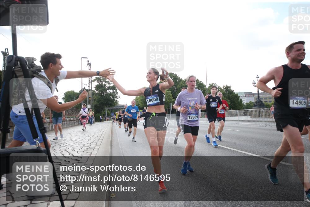 29.06.2025 - hella hamburg halbmarathon Jannik Wohlers http://msf.ph/oto/8146595 29.06.2025 09:59:21 Lombardsbrücke 1334, 1834, 1955, 2391, 2432, 3279, 3668, 3836, 4426, 4837, 5015, 5134, 5277, 6202, 6602, 7547, 8330, 8402, 8520, 8846, 9142, 9488, 9907, 9984, 10031, 11039, 11568, 11753, 11844, 12479, 12909, 13503, 13523, 13589, 13808, 13988, 14605, 14778, 14818, 14823, 14948, 15110, 15179, 15263, 15344, 15349, 15524, 15954, 16095, 16531, 16609, 17769, 17848, 17967, 18413 meine-sportfotos.de