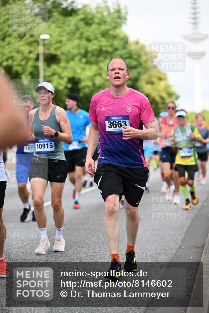 29.06.2025 - hella hamburg halbmarathon Dr. Thomas Lammeyer http://msf.ph/oto/8146602 29.06.2025 10:05:40 Kennedybrücke 1464, 1526, 1653, 1722, 1724, 2091, 2167, 2490, 2591, 2806, 2957, 3039, 3425, 3663, 3976, 4322, 4370, 5547, 5602, 5603, 5675, 6087, 6281, 0000, 6302, 6921, 7189, 7223, 7287, 7658, 7846, 8030, 8191, 8392, 8578, 8632, 8822, 8926, 9230, 10074, 10281, 10301, 10576, 10915, 11043 meine-sportfotos.de