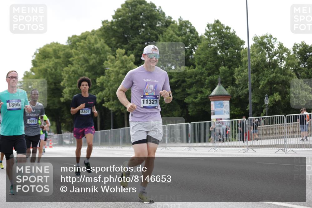 29.06.2025 - hella hamburg halbmarathon Jannik Wohlers http://msf.ph/oto/8146653 29.06.2025 10:11:07 Lombardsbrücke 1531, 1866, 8115, 8368, 8807, 8810, 10372, 11321, 11755, 12286, 13203, 13939, 14008, 15797, 17080, 17787, 17866, 18278, 18382, 19172 meine-sportfotos.de