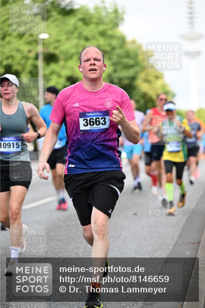 29.06.2025 - hella hamburg halbmarathon Dr. Thomas Lammeyer http://msf.ph/oto/8146659 29.06.2025 10:05:40 Kennedybrücke 1464, 1526, 1653, 1722, 1724, 2091, 2167, 2490, 2591, 2806, 2957, 3039, 3425, 3663, 3976, 4322, 4370, 5547, 5602, 5603, 5675, 6087, 6281, 0000, 6302, 6921, 7189, 7223, 7287, 7658, 7846, 8030, 8191, 8392, 8578, 8632, 8822, 8926, 9230, 10074, 10281, 10301, 10576, 10915, 11043 meine-sportfotos.de