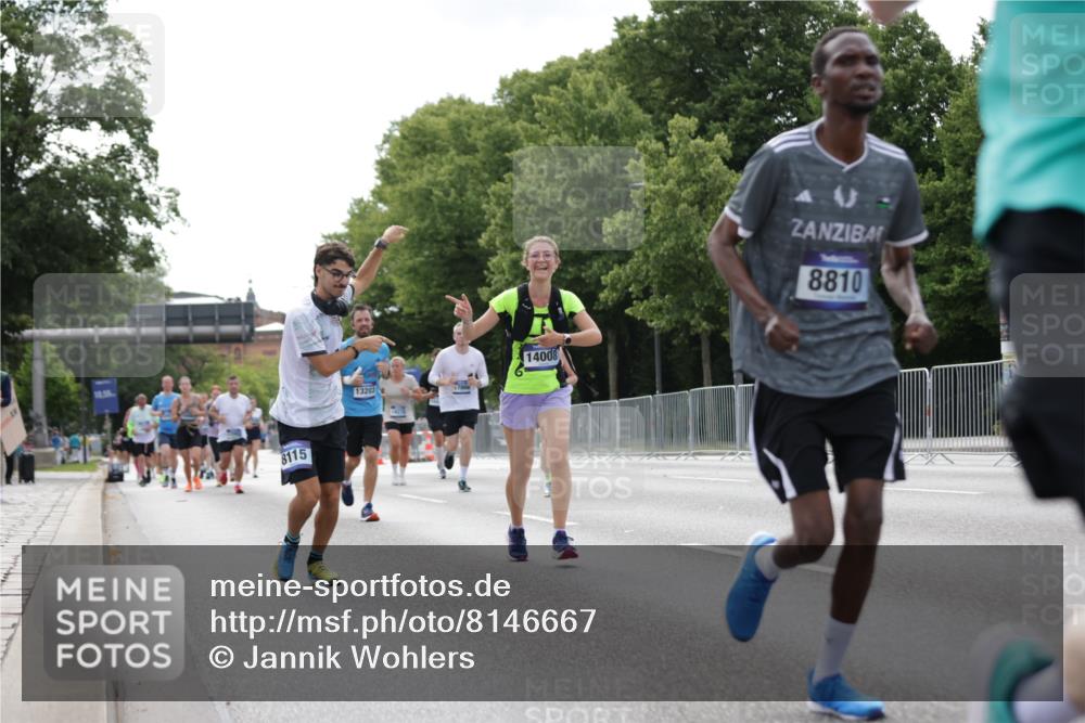29.06.2025 - hella hamburg halbmarathon Jannik Wohlers http://msf.ph/oto/8146667 29.06.2025 10:11:09 Lombardsbrücke 1531, 1866, 8115, 8807, 8810, 10372, 10428, 11321, 11755, 13203, 13939, 14008, 15797, 15945, 17080, 17866, 18278, 18382, 19172 meine-sportfotos.de