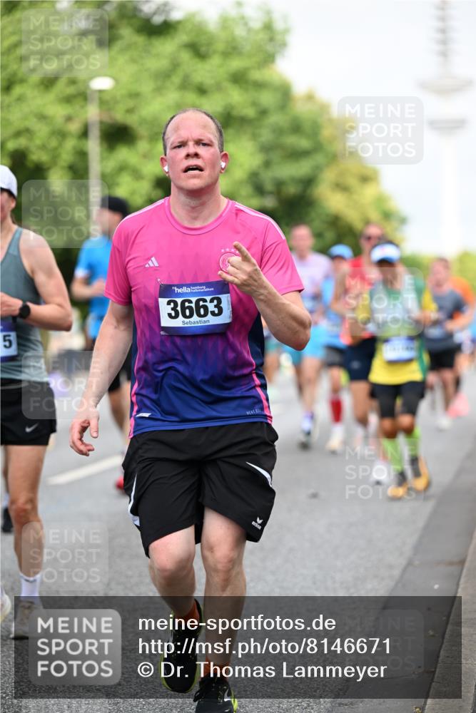 29.06.2025 - hella hamburg halbmarathon Dr. Thomas Lammeyer http://msf.ph/oto/8146671 29.06.2025 10:05:41 Kennedybrücke 1464, 1653, 1722, 1724, 2091, 2167, 2490, 2591, 2806, 2957, 3039, 3425, 3663, 3976, 4322, 5547, 5602, 5603, 5675, 6087, 6281, 0000, 6302, 6438, 6921, 7189, 7223, 7287, 7846, 8030, 8191, 8392, 8578, 8632, 8822, 8926, 9230, 10074, 10281, 10301, 10576, 10915, 11043 meine-sportfotos.de