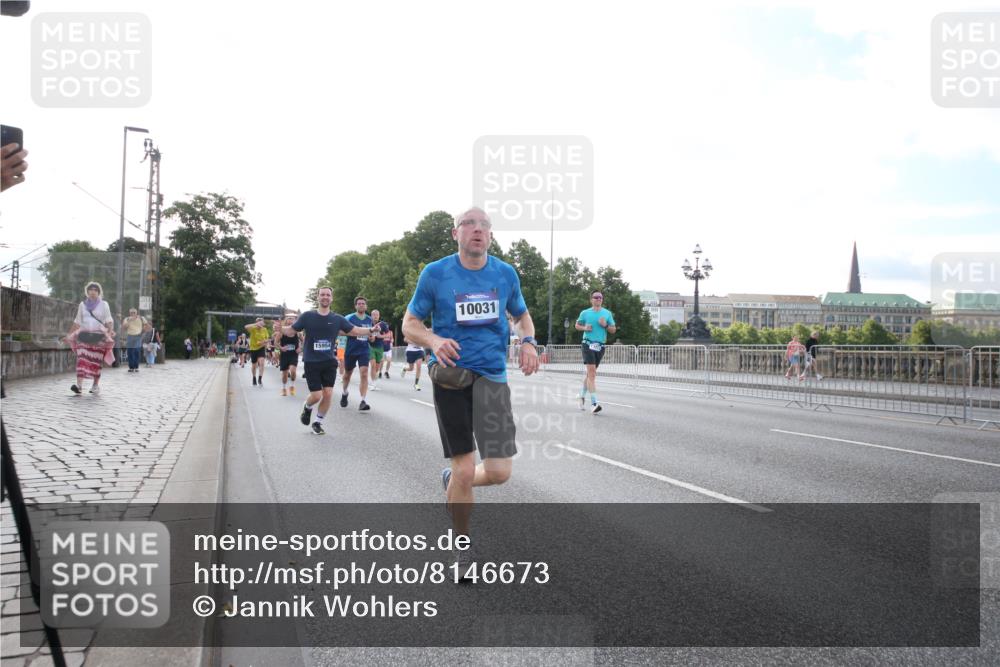29.06.2025 - hella hamburg halbmarathon Jannik Wohlers http://msf.ph/oto/8146673 29.06.2025 09:59:22 Lombardsbrücke 1334, 1834, 1955, 2364, 2391, 2432, 2676, 3279, 3668, 3836, 4426, 4837, 5015, 5134, 5277, 6174, 6201, 6202, 6602, 7547, 8285, 8330, 8402, 8520, 8846, 9142, 9488, 9907, 9984, 10031, 10093, 11039, 11366, 11568, 11753, 11844, 12479, 13503, 13523, 13589, 13808, 13988, 14605, 14778, 14818, 14948, 15110, 15179, 15263, 15344, 15349, 15524, 15954, 16095, 16531, 16609, 17769, 17848, 17967, 18413 meine-sportfotos.de