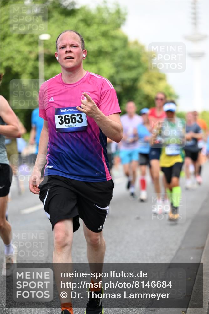 29.06.2025 - hella hamburg halbmarathon Dr. Thomas Lammeyer http://msf.ph/oto/8146684 29.06.2025 10:05:41 Kennedybrücke 1464, 1653, 1722, 1724, 2091, 2167, 2490, 2591, 2806, 2957, 3039, 3425, 3663, 3976, 4322, 5547, 5602, 5603, 5675, 6087, 6281, 0000, 6302, 6438, 6921, 7189, 7223, 7287, 7846, 8030, 8191, 8392, 8578, 8632, 8822, 8926, 9230, 10074, 10281, 10301, 10576, 10915, 11043 meine-sportfotos.de