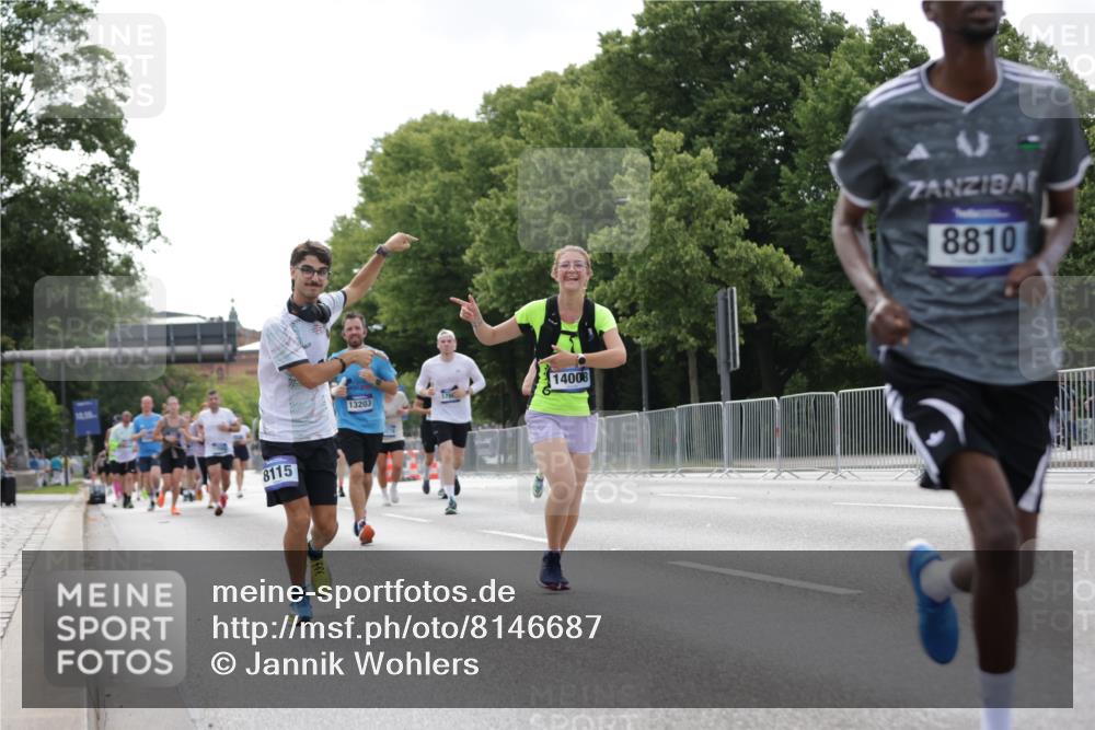 29.06.2025 - hella hamburg halbmarathon Jannik Wohlers http://msf.ph/oto/8146687 29.06.2025 10:11:10 Lombardsbrücke 1531, 1866, 4227, 8115, 8807, 8810, 10372, 10428, 11321, 11755, 13203, 13939, 14008, 15797, 15945, 17080, 17866, 18278, 18382, 19172 meine-sportfotos.de