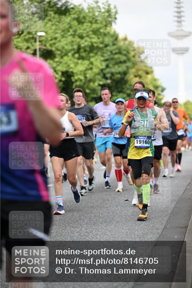 29.06.2025 - hella hamburg halbmarathon Dr. Thomas Lammeyer http://msf.ph/oto/8146705 29.06.2025 10:05:41 Kennedybrücke 1464, 1653, 1722, 1724, 2091, 2167, 2490, 2591, 2806, 2957, 3039, 3425, 3663, 3976, 4322, 5547, 5602, 5603, 5675, 6087, 6281, 0000, 6302, 6438, 6921, 7189, 7223, 7287, 7846, 8030, 8191, 8392, 8578, 8632, 8822, 8926, 9230, 10074, 10281, 10301, 10576, 10915, 11043 meine-sportfotos.de