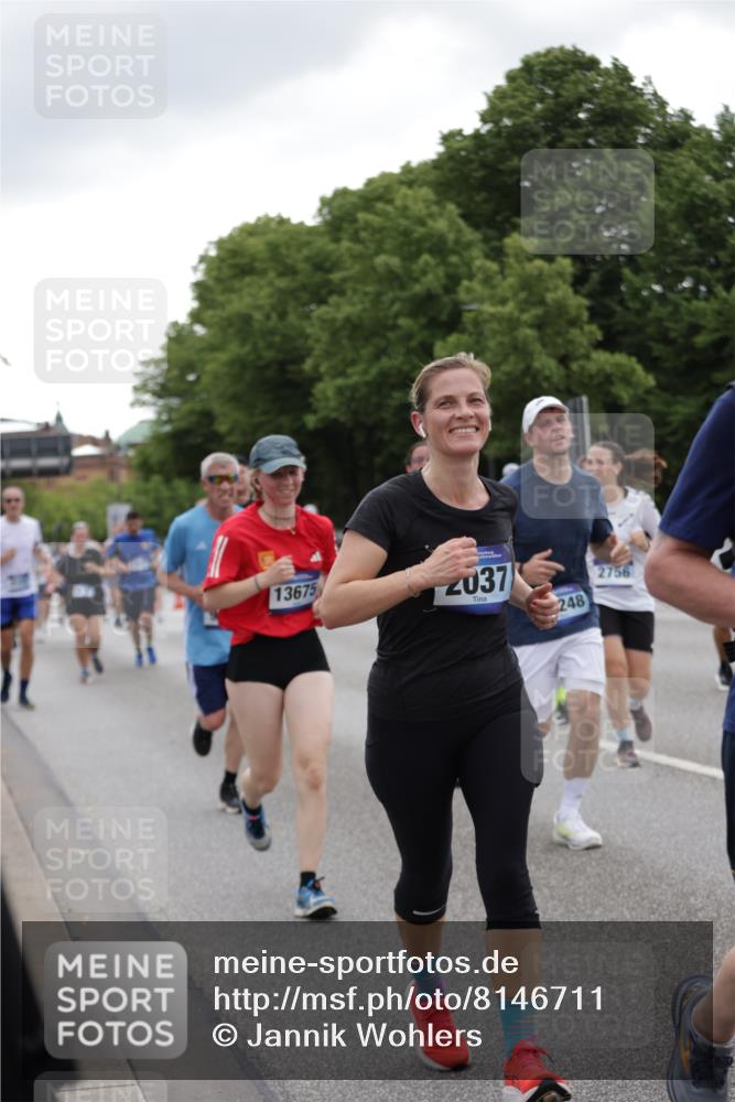 29.06.2025 - hella hamburg halbmarathon Jannik Wohlers http://msf.ph/oto/8146711 29.06.2025 10:47:53 Lombardsbrücke 1157, 1174, 1175, 1645, 2037, 2195, 2418, 2475, 2627, 2650, 2756, 2909, 2958, 3320, 3504, 3679, 3933, 4327, 4588, 5585, 5781, 5952, 6143, 7393, 7394, 7532, 8521, 8948, 9775, 9921, 10145, 11742, 11781, 12022, 12104, 12152, 12192, 12439, 12452, 12932, 13377, 13529, 13559, 13675, 13861, 14050, 15743, 16141, 16368, 16669, 16693, 16935, 16965, 17930, 17957, 18248, 18480 meine-sportfotos.de
