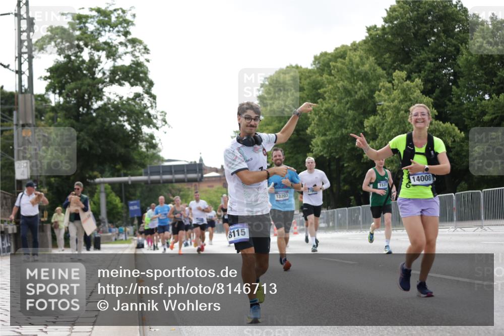 29.06.2025 - hella hamburg halbmarathon Jannik Wohlers http://msf.ph/oto/8146713 29.06.2025 10:11:10 Lombardsbrücke 1531, 1866, 4227, 8115, 8807, 8810, 10372, 10428, 11321, 11755, 13203, 13939, 14008, 15797, 15945, 17080, 17866, 18278, 18382, 19172 meine-sportfotos.de