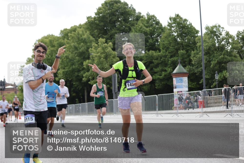 29.06.2025 - hella hamburg halbmarathon Jannik Wohlers http://msf.ph/oto/8146718 29.06.2025 10:11:11 Lombardsbrücke 1328, 1531, 1866, 1992, 4227, 5605, 7571, 8115, 8807, 8810, 10372, 10428, 11321, 11755, 13177, 13203, 13939, 14008, 15797, 15945, 17080, 17866, 18278, 18382 meine-sportfotos.de