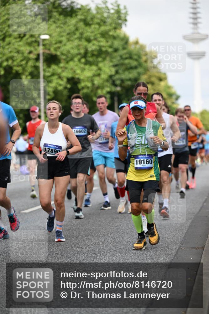 29.06.2025 - hella hamburg halbmarathon Dr. Thomas Lammeyer http://msf.ph/oto/8146720 29.06.2025 10:05:42 Kennedybrücke 1464, 1653, 1722, 1724, 2167, 2490, 2591, 2806, 2957, 3039, 3199, 3425, 3663, 3976, 4322, 5547, 5602, 5603, 5675, 6087, 6281, 0000, 6302, 6438, 6921, 7189, 7223, 7846, 8030, 8191, 8392, 8578, 8632, 8822, 8926, 9230, 10074, 10281, 10301, 10576, 10882, 10915, 11043 meine-sportfotos.de