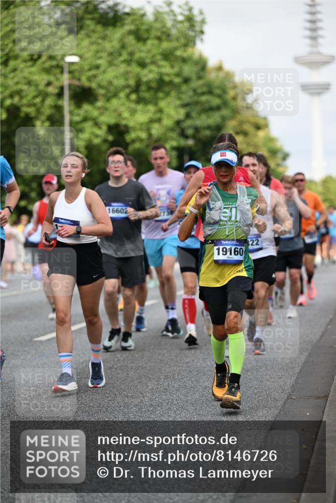29.06.2025 - hella hamburg halbmarathon Dr. Thomas Lammeyer http://msf.ph/oto/8146726 29.06.2025 10:05:42 Kennedybrücke 1464, 1653, 1722, 1724, 2167, 2490, 2591, 2806, 2957, 3039, 3199, 3425, 3663, 3976, 4322, 5547, 5602, 5603, 5675, 6087, 6281, 0000, 6302, 6438, 6921, 7189, 7223, 7846, 8030, 8191, 8392, 8578, 8632, 8822, 8926, 9230, 10074, 10281, 10301, 10576, 10882, 10915, 11043 meine-sportfotos.de