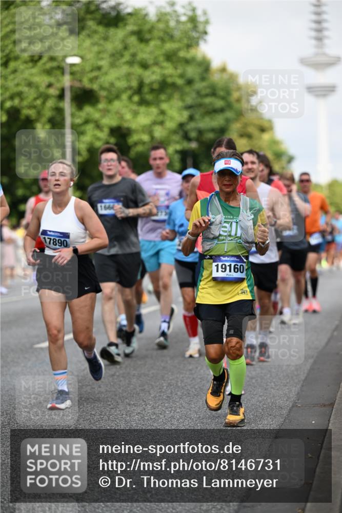 29.06.2025 - hella hamburg halbmarathon Dr. Thomas Lammeyer http://msf.ph/oto/8146731 29.06.2025 10:05:42 Kennedybrücke 1464, 1653, 1722, 1724, 2167, 2490, 2591, 2806, 2957, 3039, 3199, 3425, 3663, 3976, 4322, 5547, 5602, 5603, 5675, 6087, 6281, 0000, 6302, 6438, 6921, 7189, 7223, 7846, 8030, 8191, 8392, 8578, 8632, 8822, 8926, 9230, 10074, 10281, 10301, 10576, 10882, 10915, 11043 meine-sportfotos.de