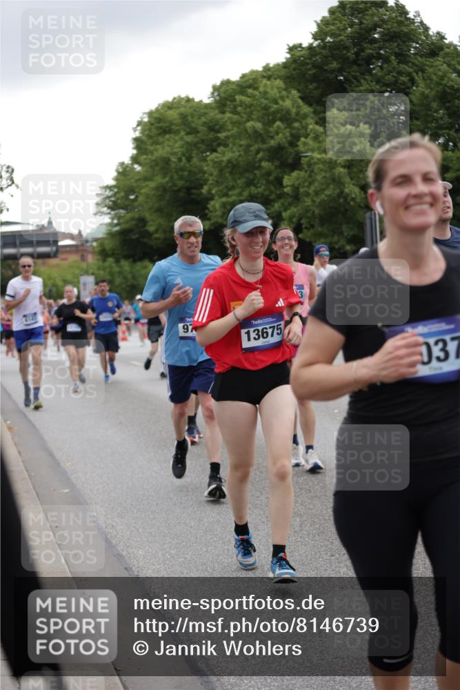 29.06.2025 - hella hamburg halbmarathon Jannik Wohlers http://msf.ph/oto/8146739 29.06.2025 10:47:54 Lombardsbrücke 1157, 1174, 1175, 1645, 2037, 2195, 2418, 2475, 2627, 2650, 2756, 2909, 2958, 3320, 3504, 3661, 3679, 3933, 4588, 5585, 5781, 5952, 6143, 7532, 8461, 8521, 8948, 9775, 9921, 10145, 11742, 11781, 12022, 12104, 12152, 12192, 12439, 12452, 12932, 13377, 13529, 13559, 13675, 13861, 14050, 15593, 15743, 16141, 16368, 16669, 16693, 16935, 16965, 17930, 18248, 18480 meine-sportfotos.de