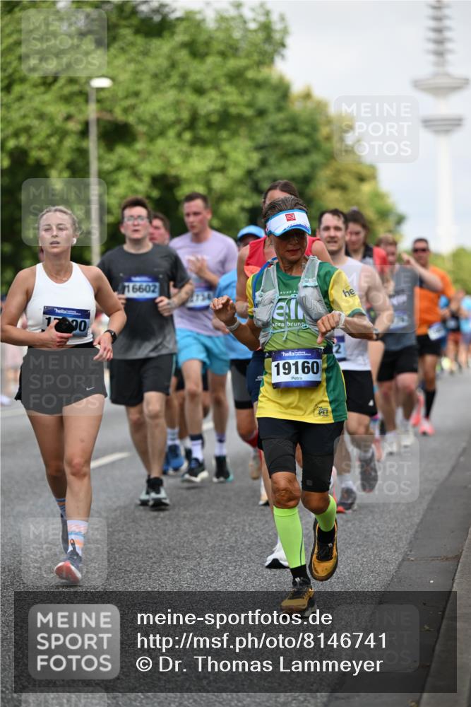 29.06.2025 - hella hamburg halbmarathon Dr. Thomas Lammeyer http://msf.ph/oto/8146741 29.06.2025 10:05:42 Kennedybrücke 1464, 1653, 1722, 1724, 2167, 2490, 2591, 2806, 2957, 3039, 3199, 3425, 3663, 3976, 4322, 5547, 5602, 5603, 5675, 6087, 6281, 0000, 6302, 6438, 6921, 7189, 7223, 7846, 8030, 8191, 8392, 8578, 8632, 8822, 8926, 9230, 10074, 10281, 10301, 10576, 10882, 10915, 11043 meine-sportfotos.de