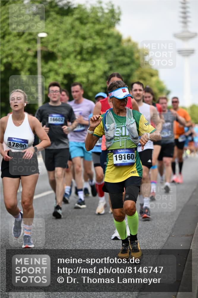29.06.2025 - hella hamburg halbmarathon Dr. Thomas Lammeyer http://msf.ph/oto/8146747 29.06.2025 10:05:42 Kennedybrücke 1464, 1653, 1722, 1724, 2167, 2490, 2591, 2806, 2957, 3039, 3199, 3425, 3663, 3976, 4322, 5547, 5602, 5603, 5675, 6087, 6281, 0000, 6302, 6438, 6921, 7189, 7223, 7846, 8030, 8191, 8392, 8578, 8632, 8822, 8926, 9230, 10074, 10281, 10301, 10576, 10882, 10915, 11043 meine-sportfotos.de