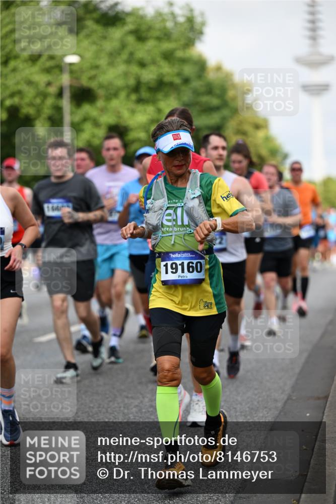 29.06.2025 - hella hamburg halbmarathon Dr. Thomas Lammeyer http://msf.ph/oto/8146753 29.06.2025 10:05:43 Kennedybrücke 1464, 1653, 1722, 1724, 2167, 2490, 2591, 2806, 2957, 3039, 3199, 3663, 3976, 4322, 5547, 5602, 5603, 5675, 6087, 6281, 0000, 6302, 6327, 6438, 6921, 7189, 7223, 7846, 8030, 8191, 8392, 8578, 8632, 8822, 8926, 9230, 10074, 10281, 10301, 10576, 10882, 10915, 11043 meine-sportfotos.de