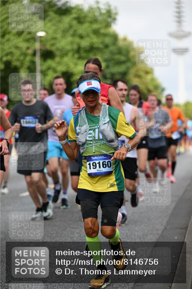 29.06.2025 - hella hamburg halbmarathon Dr. Thomas Lammeyer http://msf.ph/oto/8146756 29.06.2025 10:05:43 Kennedybrücke 1464, 1653, 1722, 1724, 2167, 2490, 2591, 2806, 2957, 3039, 3199, 3663, 3976, 4322, 5547, 5602, 5603, 5675, 6087, 6281, 0000, 6302, 6327, 6438, 6921, 7189, 7223, 7846, 8030, 8191, 8392, 8578, 8632, 8822, 8926, 9230, 10074, 10281, 10301, 10576, 10882, 10915, 11043 meine-sportfotos.de