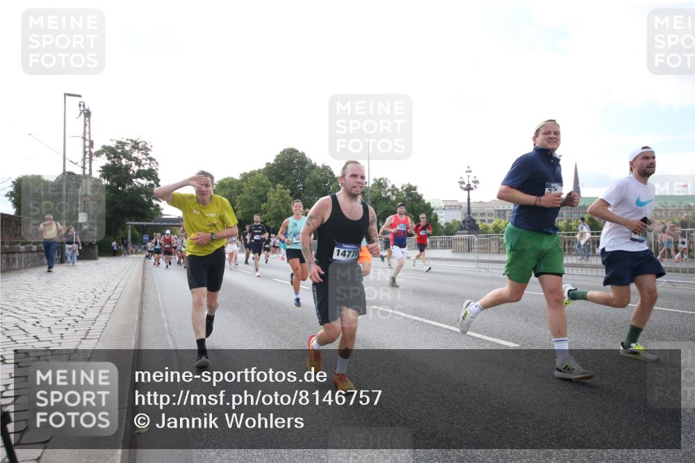 29.06.2025 - hella hamburg halbmarathon Jannik Wohlers http://msf.ph/oto/8146757 29.06.2025 09:59:26 Lombardsbrücke 1834, 1914, 1955, 2348, 2364, 2432, 2676, 2910, 3279, 3668, 3836, 4426, 4772, 4837, 5015, 5134, 5277, 6174, 6201, 6202, 6587, 6602, 7547, 8223, 8285, 8330, 8402, 8573, 8730, 9611, 9984, 10031, 10093, 10337, 11366, 11568, 11753, 11797, 11799, 11844, 12479, 13503, 13523, 13589, 13808, 13988, 14605, 14778, 14785, 14818, 15110, 15179, 15263, 15344, 15349, 15954, 16095, 16609, 17160, 17468, 17525, 18413 meine-sportfotos.de