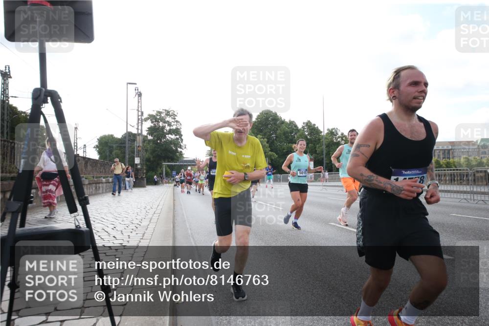 29.06.2025 - hella hamburg halbmarathon Jannik Wohlers http://msf.ph/oto/8146763 29.06.2025 09:59:27 Lombardsbrücke 1834, 1914, 1955, 2348, 2364, 2676, 2677, 2910, 3279, 3836, 4772, 5015, 5134, 5277, 6174, 6201, 6202, 6462, 6587, 6602, 7547, 8223, 8285, 8330, 8402, 8573, 8730, 9611, 10031, 10093, 10337, 11366, 11568, 11753, 11797, 11799, 11844, 12479, 13503, 13523, 13589, 13808, 13988, 14605, 14778, 14785, 14818, 15110, 15179, 15263, 15344, 15349, 15431, 15954, 16327, 16609, 17160, 17468, 17525, 18413 meine-sportfotos.de