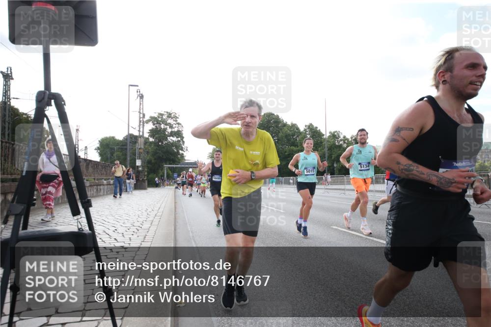 29.06.2025 - hella hamburg halbmarathon Jannik Wohlers http://msf.ph/oto/8146767 29.06.2025 09:59:27 Lombardsbrücke 1834, 1914, 1955, 2348, 2364, 2676, 2677, 2910, 3279, 3836, 4772, 5015, 5134, 5277, 6174, 6201, 6202, 6462, 6587, 6602, 7547, 8223, 8285, 8330, 8402, 8573, 8730, 9611, 10031, 10093, 10337, 11366, 11568, 11753, 11797, 11799, 11844, 12479, 13503, 13523, 13589, 13808, 13988, 14605, 14778, 14785, 14818, 15110, 15179, 15263, 15344, 15349, 15431, 15954, 16327, 16609, 17160, 17468, 17525, 18413 meine-sportfotos.de