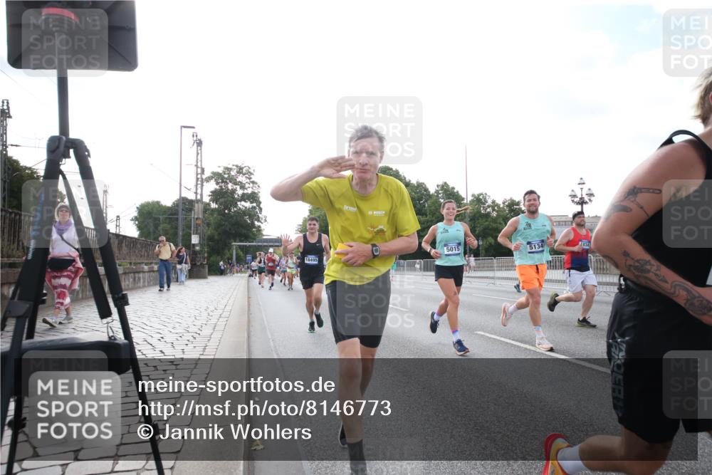29.06.2025 - hella hamburg halbmarathon Jannik Wohlers http://msf.ph/oto/8146773 29.06.2025 09:59:27 Lombardsbrücke 1834, 1914, 1955, 2348, 2364, 2676, 2677, 2910, 3279, 3836, 4772, 5015, 5134, 5277, 6174, 6201, 6202, 6462, 6587, 6602, 7547, 8223, 8285, 8330, 8402, 8573, 8730, 9611, 10031, 10093, 10337, 11366, 11568, 11753, 11797, 11799, 11844, 12479, 13503, 13523, 13589, 13808, 13988, 14605, 14778, 14785, 14818, 15110, 15179, 15263, 15344, 15349, 15431, 15954, 16327, 16609, 17160, 17468, 17525, 18413 meine-sportfotos.de