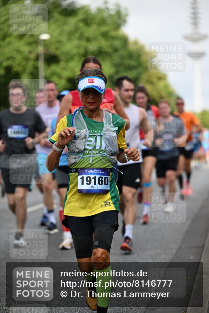 29.06.2025 - hella hamburg halbmarathon Dr. Thomas Lammeyer http://msf.ph/oto/8146777 29.06.2025 10:05:43 Kennedybrücke 1464, 1653, 1722, 1724, 2167, 2490, 2591, 2806, 2957, 3039, 3199, 3663, 3976, 4322, 5547, 5602, 5603, 5675, 6087, 6281, 0000, 6302, 6327, 6438, 6921, 7189, 7223, 7846, 8030, 8191, 8392, 8578, 8632, 8822, 8926, 9230, 10074, 10281, 10301, 10576, 10882, 10915, 11043 meine-sportfotos.de