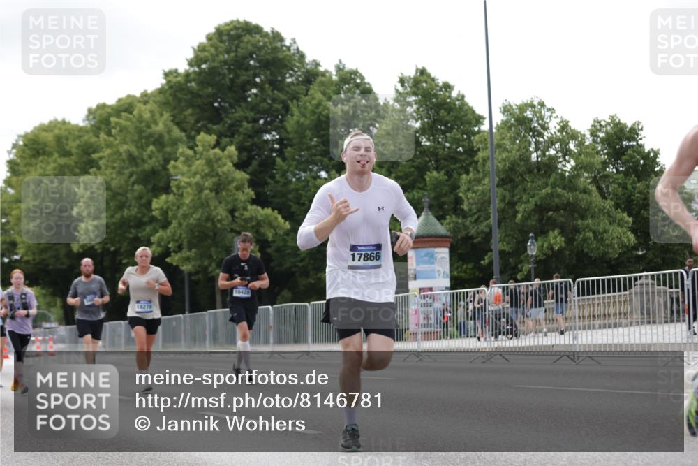 29.06.2025 - hella hamburg halbmarathon Jannik Wohlers http://msf.ph/oto/8146781 29.06.2025 10:11:14 Lombardsbrücke 1328, 1531, 1866, 1992, 3363, 4227, 5605, 7571, 8115, 8807, 8810, 9428, 10428, 11321, 11507, 12473, 13177, 13203, 13939, 14008, 15797, 15945, 17080, 17638, 17866, 18278 meine-sportfotos.de