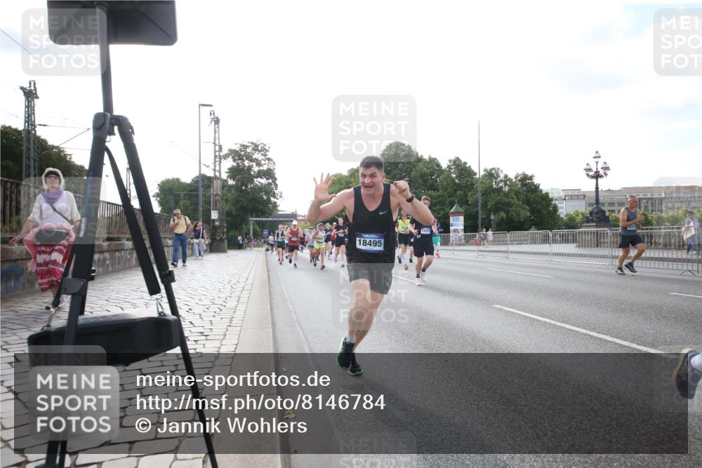 29.06.2025 - hella hamburg halbmarathon Jannik Wohlers http://msf.ph/oto/8146784 29.06.2025 09:59:28 Lombardsbrücke 1006, 1834, 1914, 1955, 2348, 2364, 2676, 2677, 2910, 3279, 3836, 4231, 4772, 5015, 5134, 5277, 5341, 6174, 6201, 6202, 6462, 6587, 6602, 7547, 8223, 8285, 8330, 8402, 8573, 8730, 9611, 10031, 10093, 10337, 11366, 11568, 11753, 11797, 11799, 11844, 12479, 13503, 13523, 13589, 13808, 13988, 14139, 14605, 14778, 14785, 14818, 15110, 15179, 15263, 15344, 15349, 15431, 15954, 16327, 16609, 17160, 17468, 17525, 18413 meine-sportfotos.de