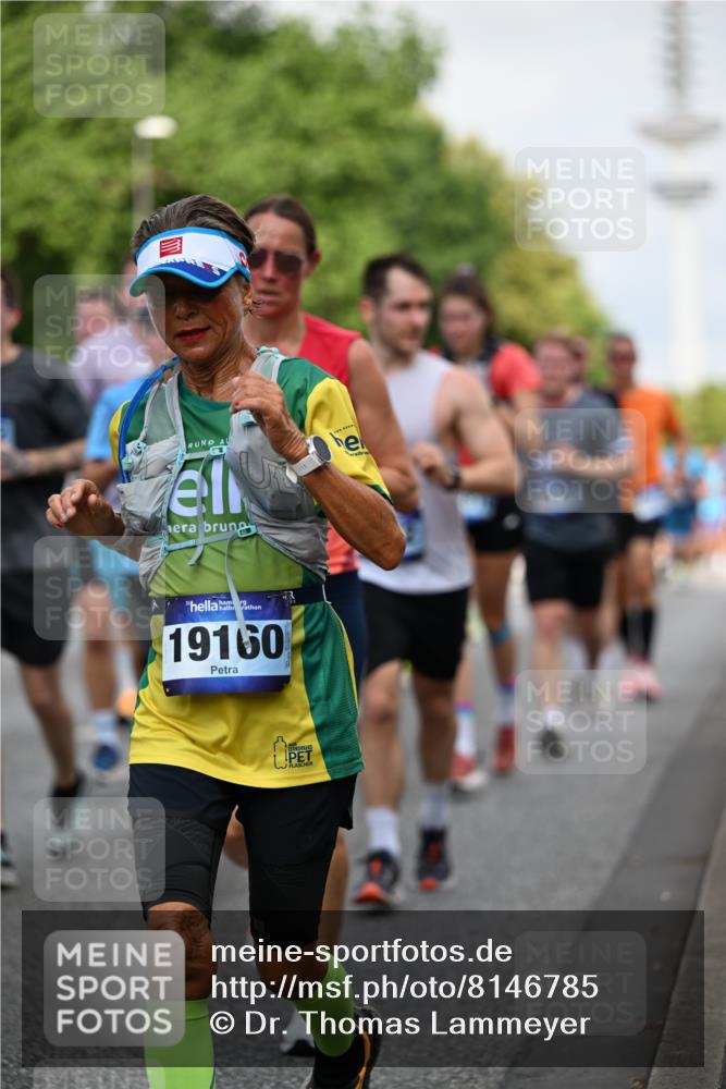 29.06.2025 - hella hamburg halbmarathon Dr. Thomas Lammeyer http://msf.ph/oto/8146785 29.06.2025 10:05:44 Kennedybrücke 1464, 1653, 1722, 1724, 2167, 2490, 2591, 2806, 2957, 3039, 3199, 3663, 3976, 4322, 5547, 5602, 5603, 5675, 6087, 6281, 0000, 6302, 6327, 6438, 6921, 7189, 7223, 7846, 8030, 8191, 8392, 8578, 8632, 8822, 8926, 9230, 10074, 10281, 10301, 10882, 10915, 11043 meine-sportfotos.de