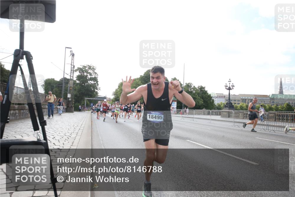 29.06.2025 - hella hamburg halbmarathon Jannik Wohlers http://msf.ph/oto/8146788 29.06.2025 09:59:28 Lombardsbrücke 1006, 1834, 1914, 1955, 2348, 2364, 2676, 2677, 2910, 3279, 3836, 4231, 4772, 5015, 5134, 5277, 5341, 6174, 6201, 6202, 6462, 6587, 6602, 7547, 8223, 8285, 8330, 8402, 8573, 8730, 9611, 10031, 10093, 10337, 11366, 11568, 11753, 11797, 11799, 11844, 12479, 13503, 13523, 13589, 13808, 13988, 14139, 14605, 14778, 14785, 14818, 15110, 15179, 15263, 15344, 15349, 15431, 15954, 16327, 16609, 17160, 17468, 17525, 18413 meine-sportfotos.de
