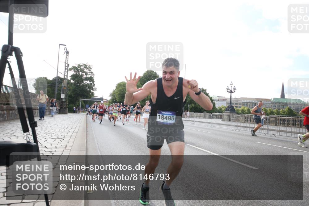 29.06.2025 - hella hamburg halbmarathon Jannik Wohlers http://msf.ph/oto/8146793 29.06.2025 09:59:28 Lombardsbrücke 1006, 1834, 1914, 1955, 2348, 2364, 2676, 2677, 2910, 3279, 3836, 4231, 4772, 5015, 5134, 5277, 5341, 6174, 6201, 6202, 6462, 6587, 6602, 7547, 8223, 8285, 8330, 8402, 8573, 8730, 9611, 10031, 10093, 10337, 11366, 11568, 11753, 11797, 11799, 11844, 12479, 13503, 13523, 13589, 13808, 13988, 14139, 14605, 14778, 14785, 14818, 15110, 15179, 15263, 15344, 15349, 15431, 15954, 16327, 16609, 17160, 17468, 17525, 18413 meine-sportfotos.de