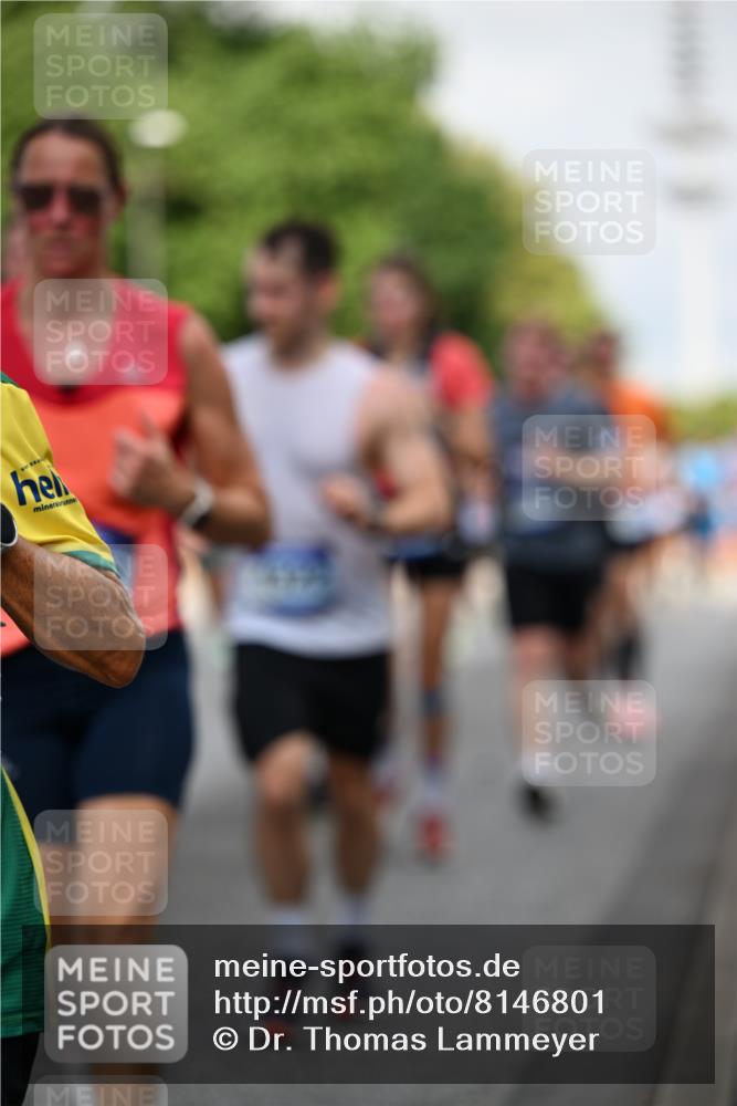 29.06.2025 - hella hamburg halbmarathon Dr. Thomas Lammeyer http://msf.ph/oto/8146801 29.06.2025 10:05:44 Kennedybrücke 1464, 1653, 1722, 1724, 2167, 2490, 2591, 2806, 2957, 3039, 3199, 3663, 3976, 4322, 5547, 5602, 5603, 5675, 6087, 6281, 0000, 6302, 6327, 6438, 6921, 7189, 7223, 7846, 8030, 8191, 8392, 8578, 8632, 8822, 8926, 9230, 10074, 10281, 10301, 10882, 10915, 11043 meine-sportfotos.de