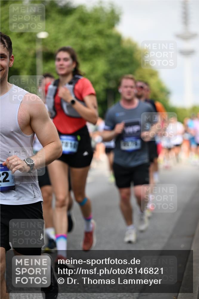 29.06.2025 - hella hamburg halbmarathon Dr. Thomas Lammeyer http://msf.ph/oto/8146821 29.06.2025 10:05:45 Kennedybrücke 1464, 1653, 1722, 1724, 1881, 2167, 2591, 2806, 2957, 3039, 3199, 3663, 3976, 4322, 5547, 5602, 5603, 5675, 6281, 0000, 6302, 6327, 6438, 6921, 7189, 7223, 7846, 8030, 8191, 8392, 8578, 8632, 8822, 8926, 9230, 10074, 10281, 10301, 10882, 10915, 11043 meine-sportfotos.de