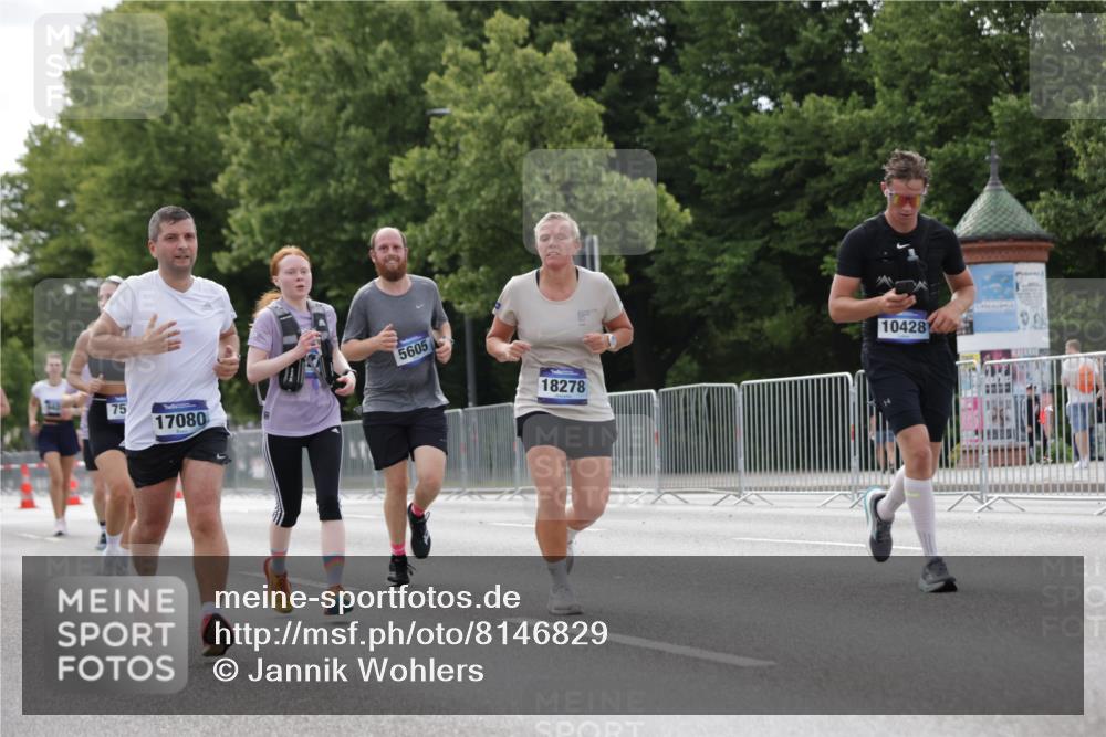 29.06.2025 - hella hamburg halbmarathon Jannik Wohlers http://msf.ph/oto/8146829 29.06.2025 10:11:16 Lombardsbrücke 1328, 1531, 1866, 1992, 3363, 4227, 5605, 7571, 8115, 8807, 8810, 9428, 10428, 11321, 11507, 12473, 13177, 13203, 13939, 14008, 14384, 15945, 17080, 17638, 17866, 18278 meine-sportfotos.de