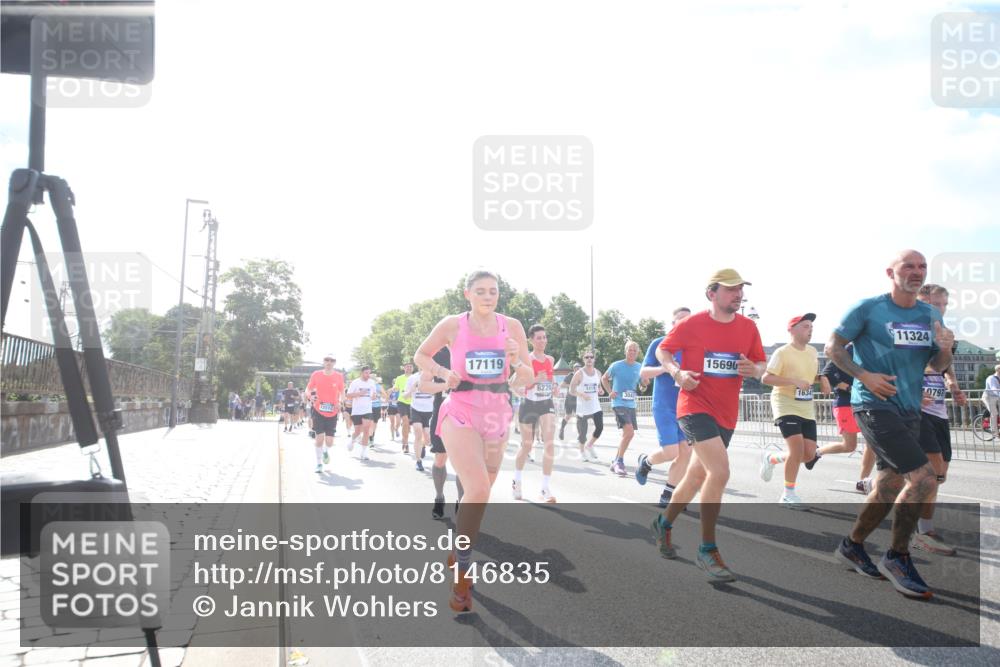 29.06.2025 - hella hamburg halbmarathon Jannik Wohlers http://msf.ph/oto/8146835 29.06.2025 10:00:01 Lombardsbrücke 1019, 1180, 1526, 1544, 1568, 1681, 2027, 2086, 2346, 2426, 2606, 2652, 2730, 2982, 3042, 3177, 3319, 3400, 3794, 3861, 4419, 4579, 4594, 4767, 4813, 4940, 4945, 5643, 5728, 6082, 6084, 6104, 6220, 6260, 6470, 6891, 7159, 8531, 8669, 9450, 9485, 9622, 10044, 10582, 10587, 10665, 10766, 10797, 11083, 11324, 11499, 11523, 11527, 11605, 11846, 11960, 11992, 12515, 12646, 12773, 12774, 12879, 13234, 13236, 13376, 13459, 13512, 14135, 14348, 15189, 16418, 17145 meine-sportfotos.de